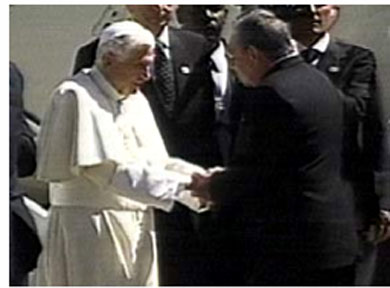 Pape y Raul Castro