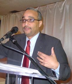 Senador José Peralta quien aspira este año a la presidencia del Condado de Queens. 