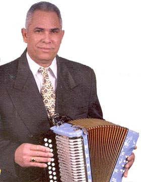 Berto Reyes es el líder del grupo 