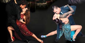 Dos escenas de Los Mejor del Tango en el Teatro Thalia de Queens. 