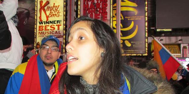 Mariana Martín la noche el lunes en Times Square, Manhattan. Fotos Percy Luján