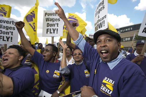 32BJ workers at LaGuardia Airport. 
