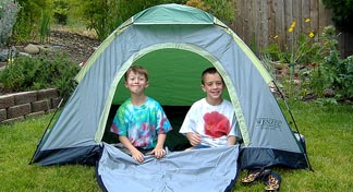 Se puede acampar en el patio de la casa, en un parque o en el campo.