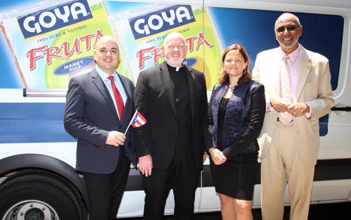 Desde izquierda, Louis Maldonado, miembro de la Junta del Desfile Nacional PR, Monseñor Kevin Sullivan, director ejecutivo de Caridades Católicas de la Arquidiócesis de Nueva York, la portavoz del Concejo y Gran Mariscal, Melissa Mark-Viverito y Rafael Toro, Director de Relaciones Públicas de Goya Foods.