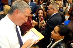 El alcalde de Blasio y Tania Matos de QNU.