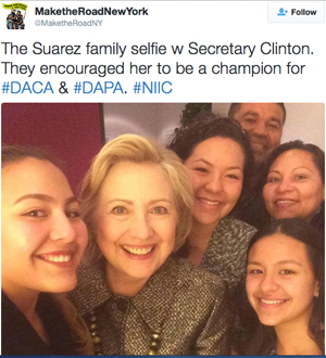 La candidata a la presidencia de los Estados Unidos por el Partido Demócrata, Hillary Clinton, se reunión durante la conferencia en el “DAPA Dinner” con la familia Suárez que aún no ha superado todos sus problemas con inmigración. El otro candidato demócrata, el senador Bernie Sanders, también habló en la conferencia. Tanto Clinton como Sanders defendieron a los inmigrantes, aunque no faltó quienes protestaron la presencia de los políticos porque “siempre vienen con las mismas promesas que después olvidan cuando son electos”. 