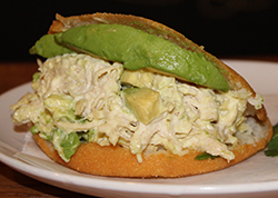 Arepa rellena, uno de los plato de Karu Cafe.