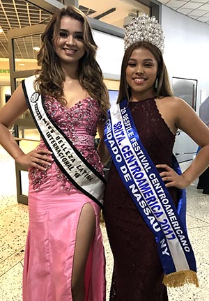 Las reinas Mayra Hernéndez y Jackeline Carvajal.
