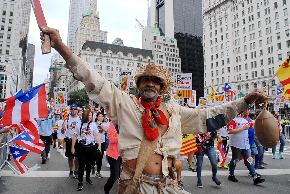El orgullo y el folcklore boricua desfiló por la Quinta Avenida de Manhattan. Foto Humberto Arellano