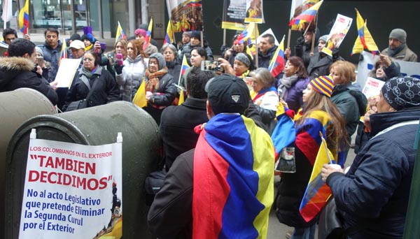 Colombianos en el exterior luchan por la segunda curul