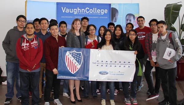 LULAC impulsa a latinos a estudiar aeronáutica y tecnología en Vaugh College