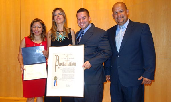 Celebración de la Independencia de Colombia en el Pasillo de la Ciencia del Parque Flushing