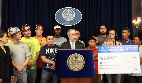 Contralor de NY busca obreros en Queens para darles millones $ en salarios adeudados