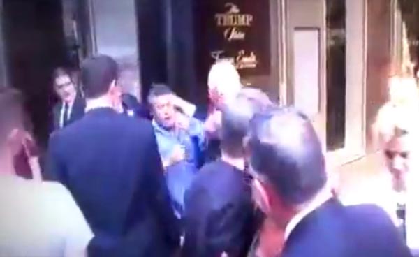 Guardaespaldas de Donald Trump golpean a mexicano Efraín Galicia