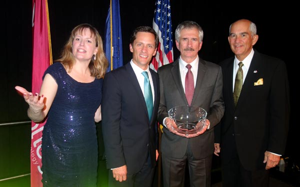 Vaughn College honra a presidente de Airbus Americas en su gala anual