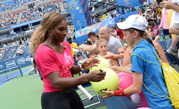 Free Tennis Exhibitions in Corona Plaza this Friday