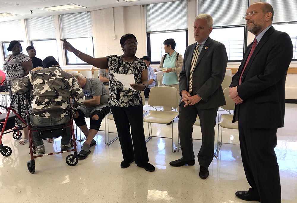 Centro para Refugiados e Inmigrantes en Queens Queens Latino