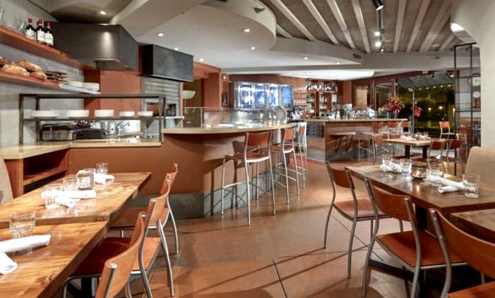 Coronavirus obliga cerrar restaurantes, bares y cines en NY