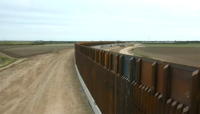 Celebran 400 millas del muro entre México y EE.UU.