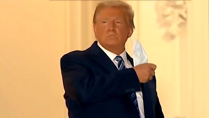 Trump se quita la máscara