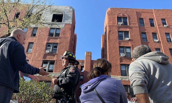 Solidaridad por incendio en Jackson Heights