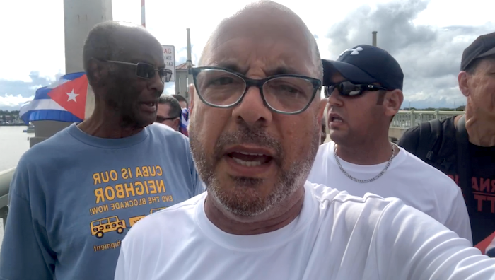 Cubanos marchan a Washington contra el embargo