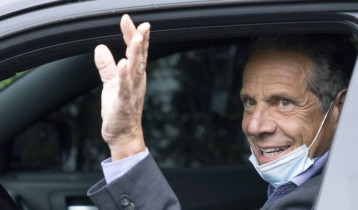 Cuomo renuncia por acoso sexual