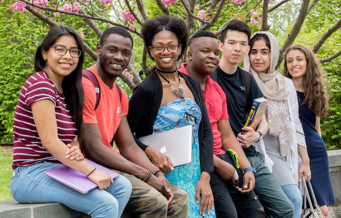 Queensborough Community College mejora el futuro de los latinos
