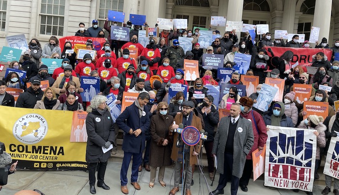 NYC aprueba voto de inmigrantes