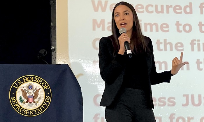 AOC impulsa su Green New Deal