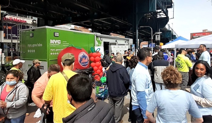Unidad móvil de SBS ayuda a pequeños negocios en NYC