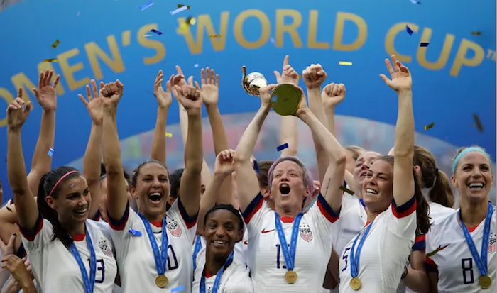 Mujeres futbolistas logran igualdad salarial