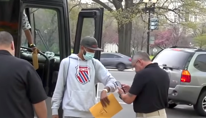 Washington pide ayuda por traslado de inmigrantes