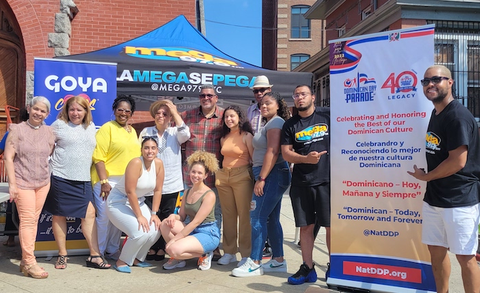 Goya dona comida a latinos en Corona Queens