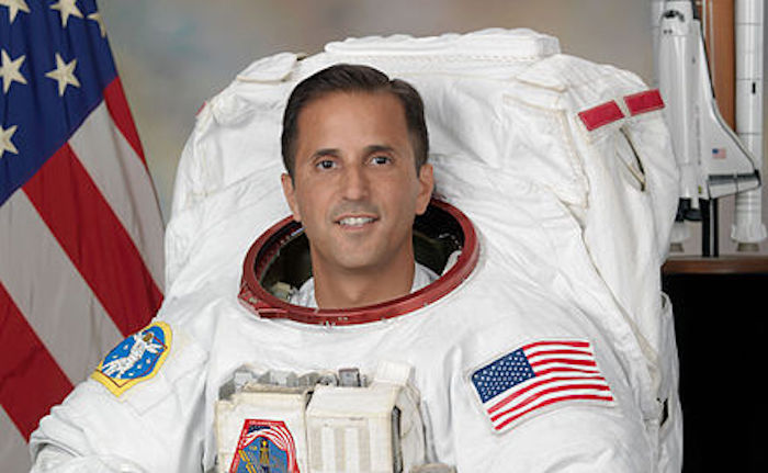 NASA nombra a latino como jefe de astronautas