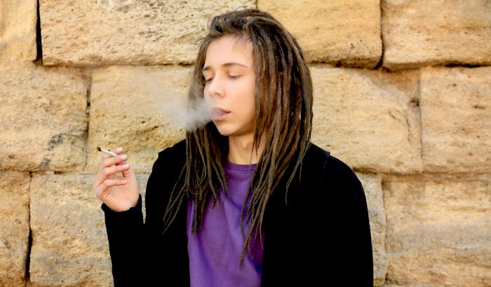 La marihuana es prohibida para los adolescentes