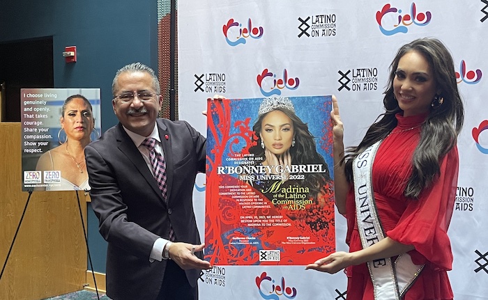Miss Universo madrina de Comisión Latina Sobre el Sida