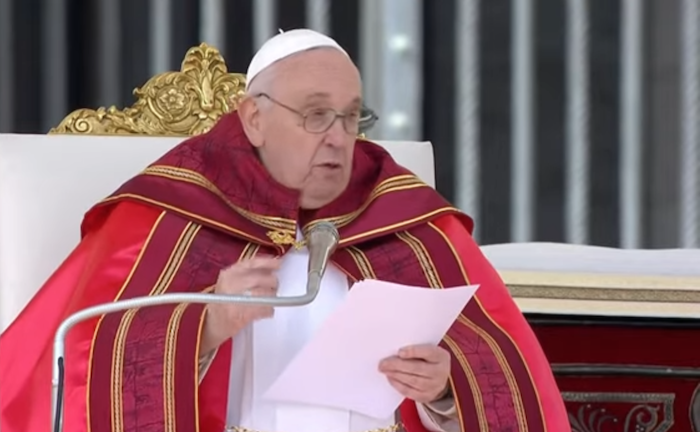 Papa bendice parejas gay pero no el matrimonio
