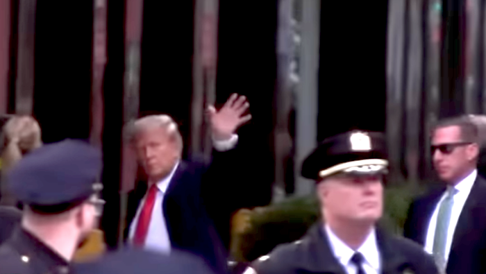 Trump enfrenta cargos hoy martes en NY