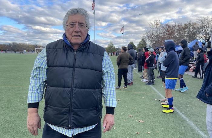 Dino Domínguez líder de fútbol local