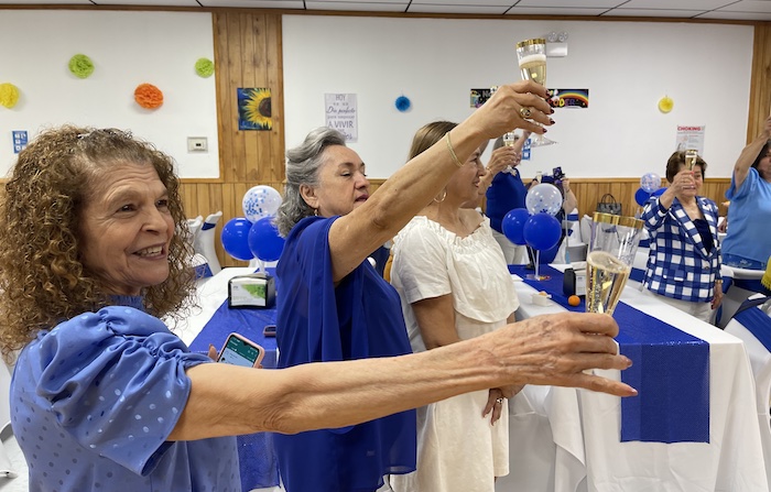 Centro Mi Gente para mayores se inaugura en College Point Queens