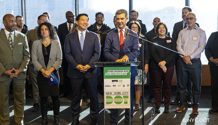 DOT y comisionado Rodríguez revelan logros en contratación