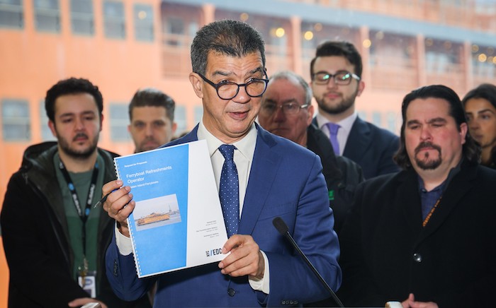 Comisionado Rodríguez del DOT: regresan las bebidas al Ferry de Staten Island