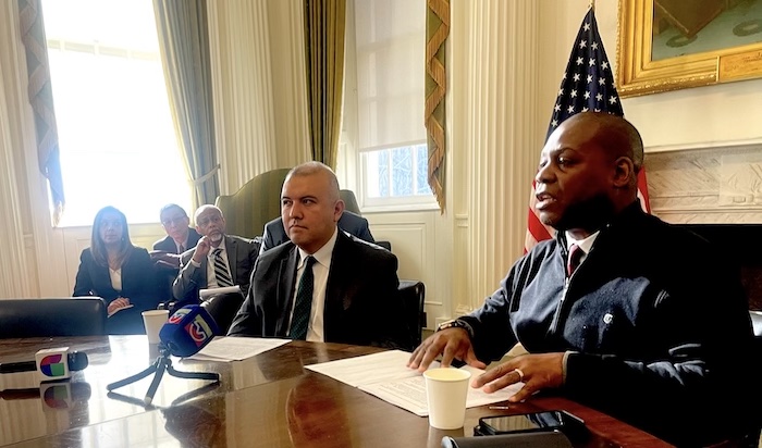 Inscríbase en los programas gratis de verano para jóvenes