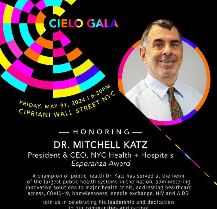 Cielo Gala honra a Dr. Katz CEO de hospitales de NYC