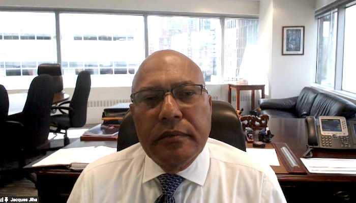 ‘NYC tiene dinero debajo del colchón’