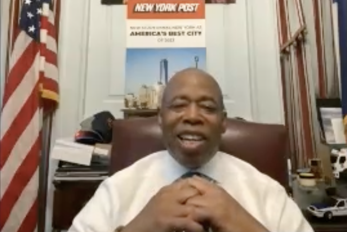 EXCLUSIVA: alcalde Adams habla de prostitución, inmigración y Biden