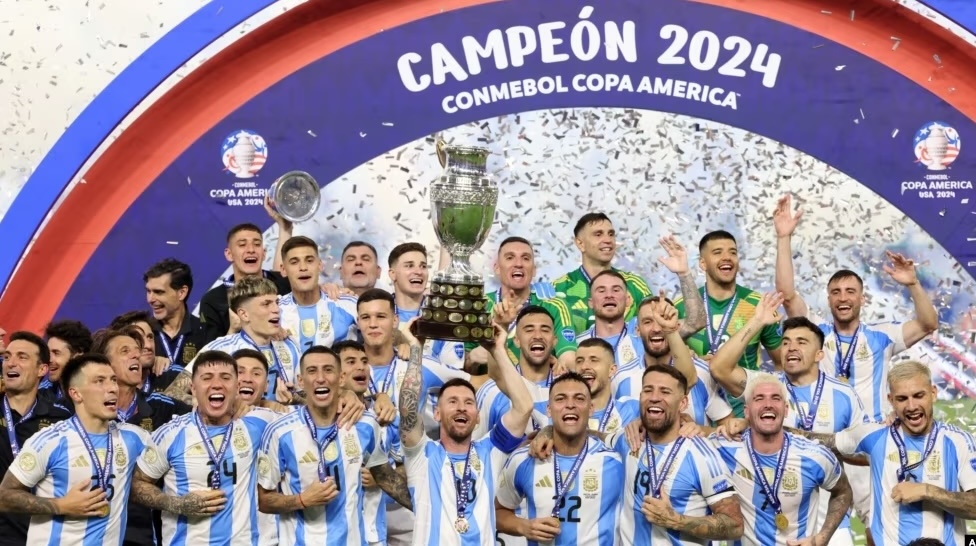 Argentina agotada vence a Colombia