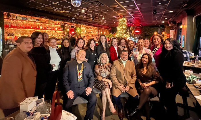 Altamirano Financial Services celebra Navidad y Consulado Móvil de Ecuador