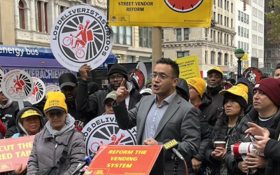 Qué exigen los vendedores ambulantes y deliveristas en NYC